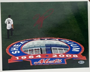 MIKE PIAZZA SIGNED NEW YORK METS 11X14 PHOTO BAS BECKETT - Picture 1 of 3