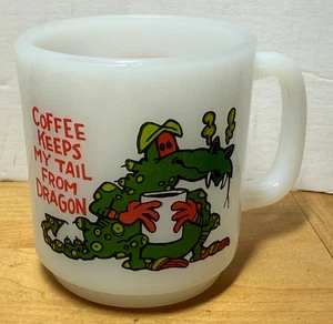 Vintage Glasbake COFFEE KEEPS MY TAIL FROM DRAGON Milk Glass Signed Cup Mug - Picture 1 of 4