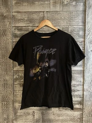 Camiseta Prince Negra Calce Regular 100% Algodón Hombre Talla Mediana Buen Estado  Foto 1 de 4
