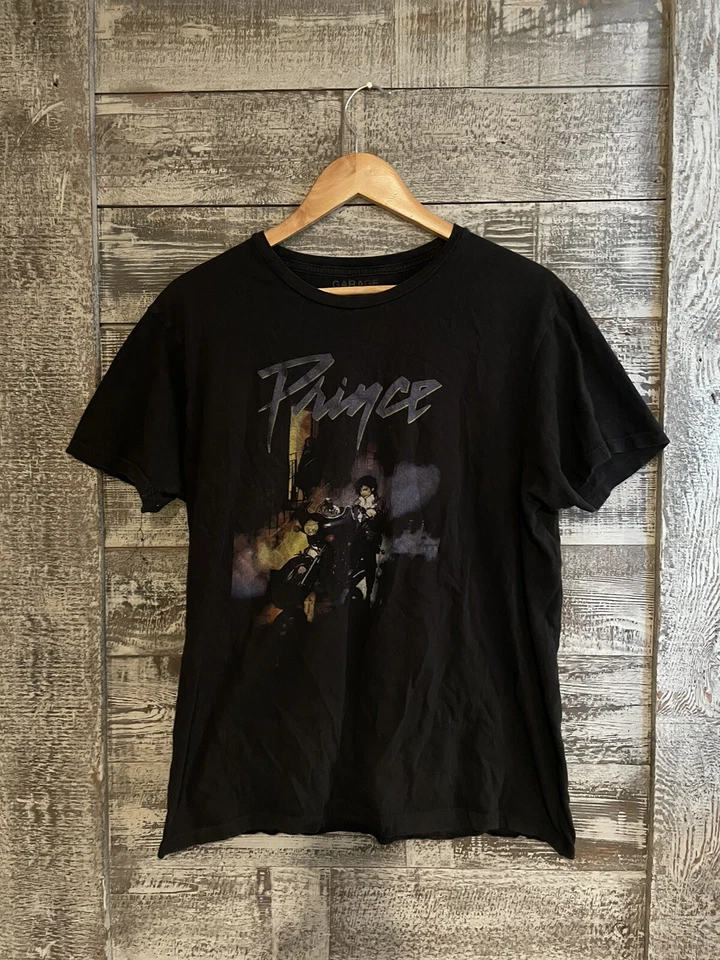 Черная футболка Prince стандартного покроя 100% хлопок мужская размер средний хорошее состояние товара  - Изображение 1 из 4