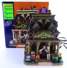 Spooky Town "ZELDA'S WITCH AND WIZARD SUPPLY Lemax 35601 Halloween Lighted DMG