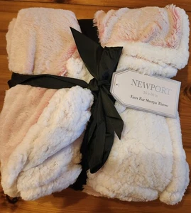 Northpoint Reversible Pink & White Sherpa Fleece Throw Blanket 50x60in-So Soft! - Picture 1 of 7