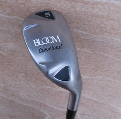 LADIES CLEVELAND BLOOM 5 HYBRID 23 LOFT WOMENS FLEX RIGHT HANDED 5H - Image 1 of 4