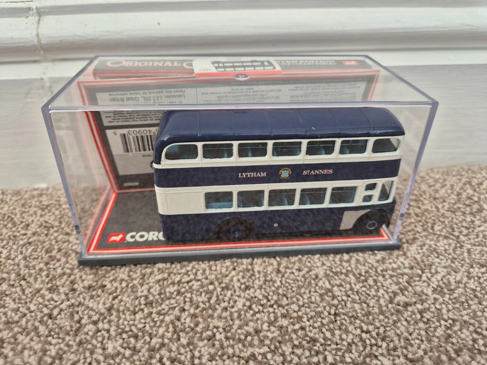 CORGI OOC 1/76 LEYLAND PD2 LYTHAM ST ANNES 11A BLACKPOOL DIECAST BUS 40903 - Image 1 of 4