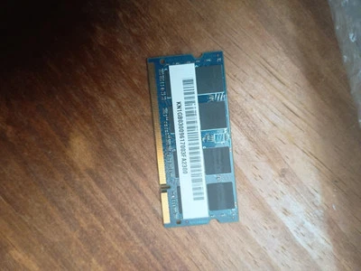 Nanya NT1GT64U8HB0BN-3C 1GB RAM PC2-5300S-555-12-F1.1GB.2Rx8.667  - Immagine 1 di 2