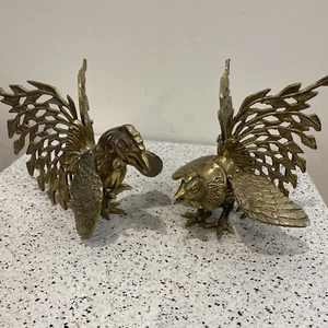 Par de estatuillas decorativas de gallos de lucha de bronce dorado dorado vintage antiguas de Italia - Imagen 1 de 16