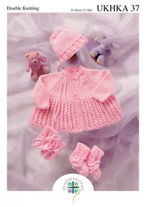 "Chaqueta de bebé UKHKA 37, botes, guantes y capó patrón de tejido en DK 12-18" - Imagen 1 de 3
