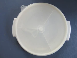 Tupperware Suzette 3 compartment tray with handle and cover 608-2 229-4 - Picture 1 of 8