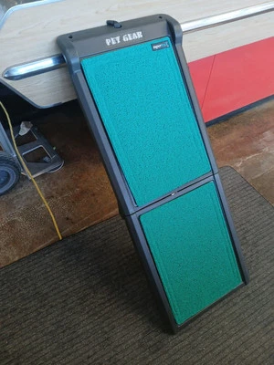 Pet Gear Super Trax Bi-Fold Travel Lite Pet Ramp 42" X 16" - HOLDS UP TO 200LBS! - Image 1 of 2
