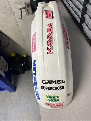 Honda XR 600 200 250 1990 guardabarros delantero stock OEM 61100-KN5-670ZB Foto 1 de 4