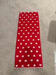 Valentine’s Day Table Runner - Picture 1 of 3