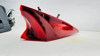 Toyota Prius Prime 2017 2022 conjunto de luces traseras exteriores traseras izquierda OEM 81560-47330 Foto 1 de 4