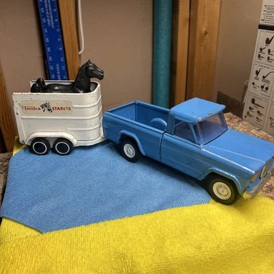 Vtg 1960s Tonka JEEP Truck w/ Horse Trailer TONKA STABLES Pressed Steel 🔥🔥 - Image 1 of 4