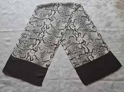 BUFANDA VINTAGE AUTÉNTICA ARTE ANIMAL PIEL SERPIENTE IMPRESIÓN MARRÓN BLANCO SEDA LARGA PARA HOMBRE Foto 1 de 4