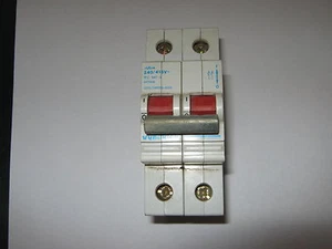 INTERRUPTOR DISCONECTOR VYNCKIER 100A DISYUNTOR. - Imagen 1 de 1
