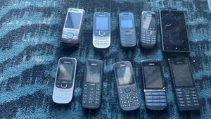 Job Lot 141 - 10x Untested Mixed Nokia Faulty Mobile Phones Spares Repairs - Photo 1 sur 2