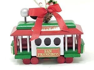 Carro de madera vintage de San Francisco teleférico adorno de Navidad Powell & Market - Imagen 1 de 7