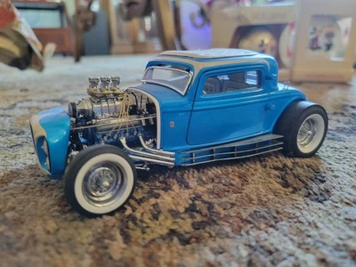 Ford Little Deuce 1932 cupé Danbury como nuevo diecast edición limitada modelo de coche 1/24 Foto 1 de 4