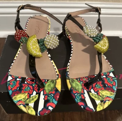 Sandalias de Tanga Betsey Johnson Aniston Negras Multi Cuentas Fruta Eslinga Talla 9.5 Foto 1 de 4