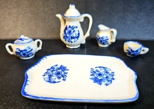 Vintage Dollhouse Miniature 5 Piece Ceramic Blue & White Tea Set. - Picture 1 of 6