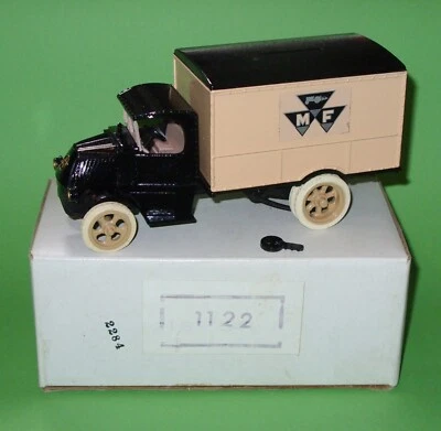 Ertl / 1926 Mack Bulldog MF Money Box Truck with Key / Boxed - Image 1 of 4