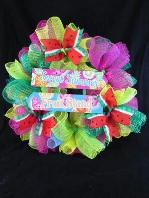 Corona de malla decorativa Woodland Cruffle sandía Foto 1 de 4