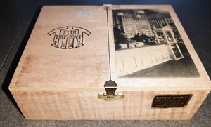 Alte Holz Schachtel Aperitif Th. Trennt Kiel Zigarrenkiste Zigarren Schachtel - Bild 1 von 8