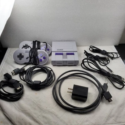 SUPER NINTENDO CLASSIC MINI NES ENTERTAINMENT SYSTEM CONSOLE, STREET FIGHTER  - Image 1 of 4