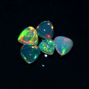 5x5MM Natural Ethiopian Opal Trillion Shape Multi Colour Play Fire loose Opal - Picture 1 of 2