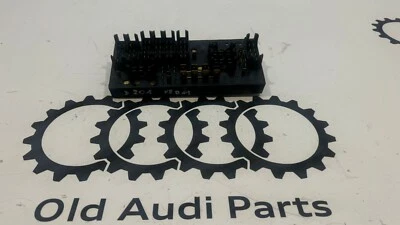 Supporto relè centrale elettrico 443941822A Audi 100/200 C3 altri vedi descrizione - Immagine 1 di 4