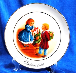 Piatto da parete porcellana ricordi di Natale bordo oro 24 carati decorazione Avon 1984 - Foto 1 di 4