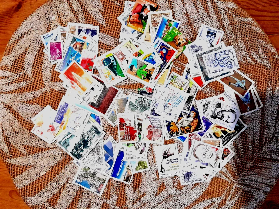 LOT TIMBRES  EUROS NEUFS  FACIALE 100€ - Photo 1/1