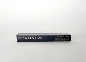 Definidor de lápiz de cejas triangular Anastasia Beverly Hills MARRÓN OSCURO 0,2 g/0,007 - Imagen 1 de 5