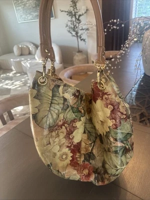 Bolsa Hobo Maurizio Taiuti Couro Feita à Mão Itália, Design Floral - Imagem 1 de 4