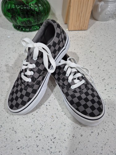 VANS Furgoni taglia 10 giovani usati delicatamente ottime condizioni.