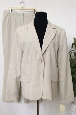 Nuevo con etiquetas Traje Pantalón Bill Blass Para Mujer Cemento/Azul Marino Rayas Talla 18, Precio de venta sugerido por el fabricante 240 USD Foto 1 de 4