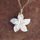 Hawaii Jewelry Flower Buffalo Bone Flower Carved Pendant Necklace/Choker