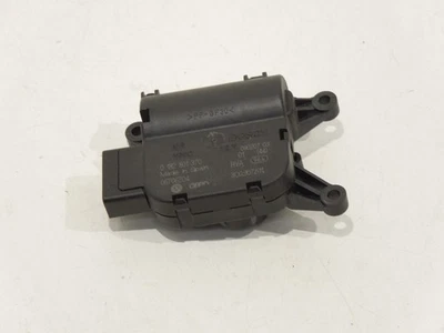 VW Passat CC 3C B7 Climate Heater Flap Position Motor 3C0907511 - Image 1 of 4