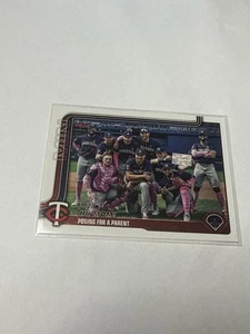 2025 Topps Serie 2 - Lista di controllo Carlos Correa #584 - Foto 1 di 2