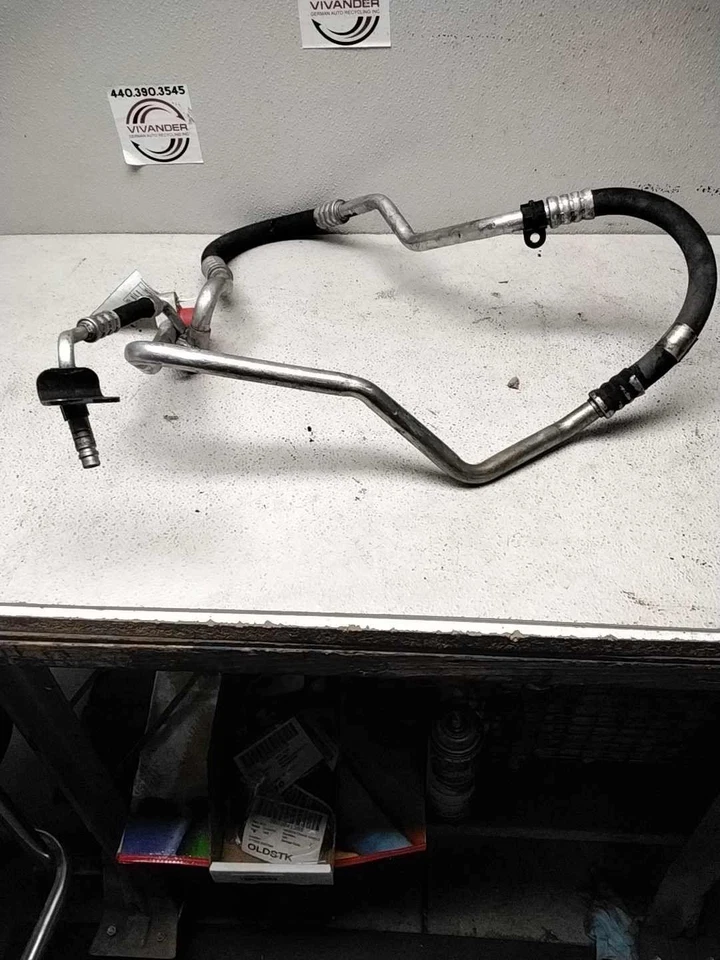 Manguera aire acondicionado BMW 325I 06 Foto 1 de 1