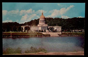 Vintage West Virginia State Capitol Building Charleston, WV c1970 Postcard - Picture 1 of 2