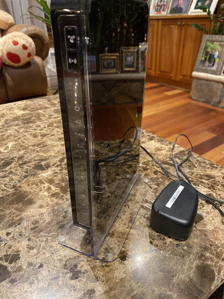 Netgear N900 450 Mbps 4-Port Gigabit Wireless N Router (R4500) - Image 1 of 1