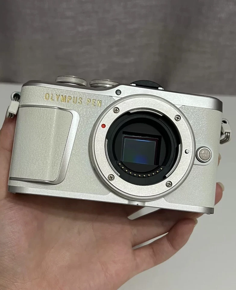 Cámara digital Olympus PEN E-PL9 sin espejo cuerpo blanco (usada) Foto 1 de 1