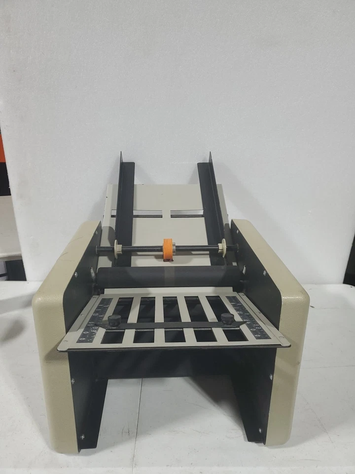 Máquina Plegable Automática Papel Martin Yale Modelo 1501 CV-7 Foto 1 de 4