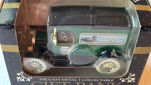 ERTL Coleccionables - Feliz Día del Padre - Banco de Metal Fundido a Presión, Nuevo - Imagen 1 de 10