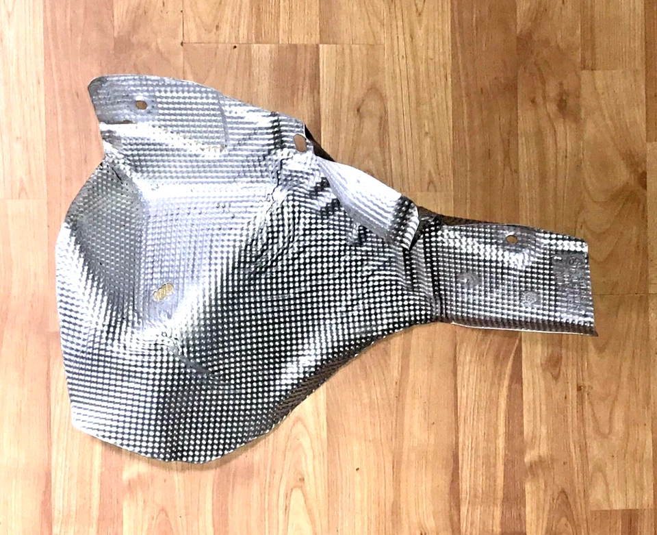 ТЕРМОСТОЙКАЯ ПЛАСТИНА ДЛЯ ПРАВОЙ ПОДДЕРЖКИ ДВИГАТЕЛЯ BMW Z3 E36 ОТ ОРИГИНАЛЬНОГО ПРОИЗВОДИТЕЛЯ Б/У 51488399575 - Изображение 1 из 1