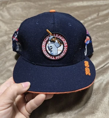 Gorra ajustada con logotipo de museo de béisbol de la Liga Negra 7 3/4 Foto 1 de 4