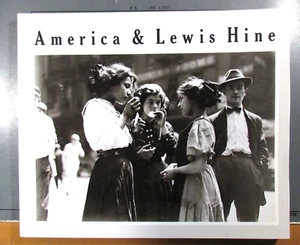 America and Lewis Hine: Photographs, 1904-1940 (Aperture Monograph) - GOOD - Bild 1 von 6