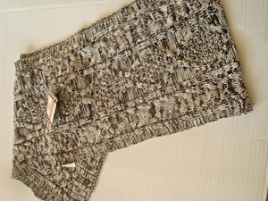 Ladies Isotoner Scarf Black Marked New - Bild 1 von 2