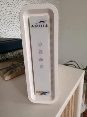 ARRIS SB6190 White DOCSIS 3.0 Cable Modem, 1.4GBps, 32x8 Channel - Image 1 of 3